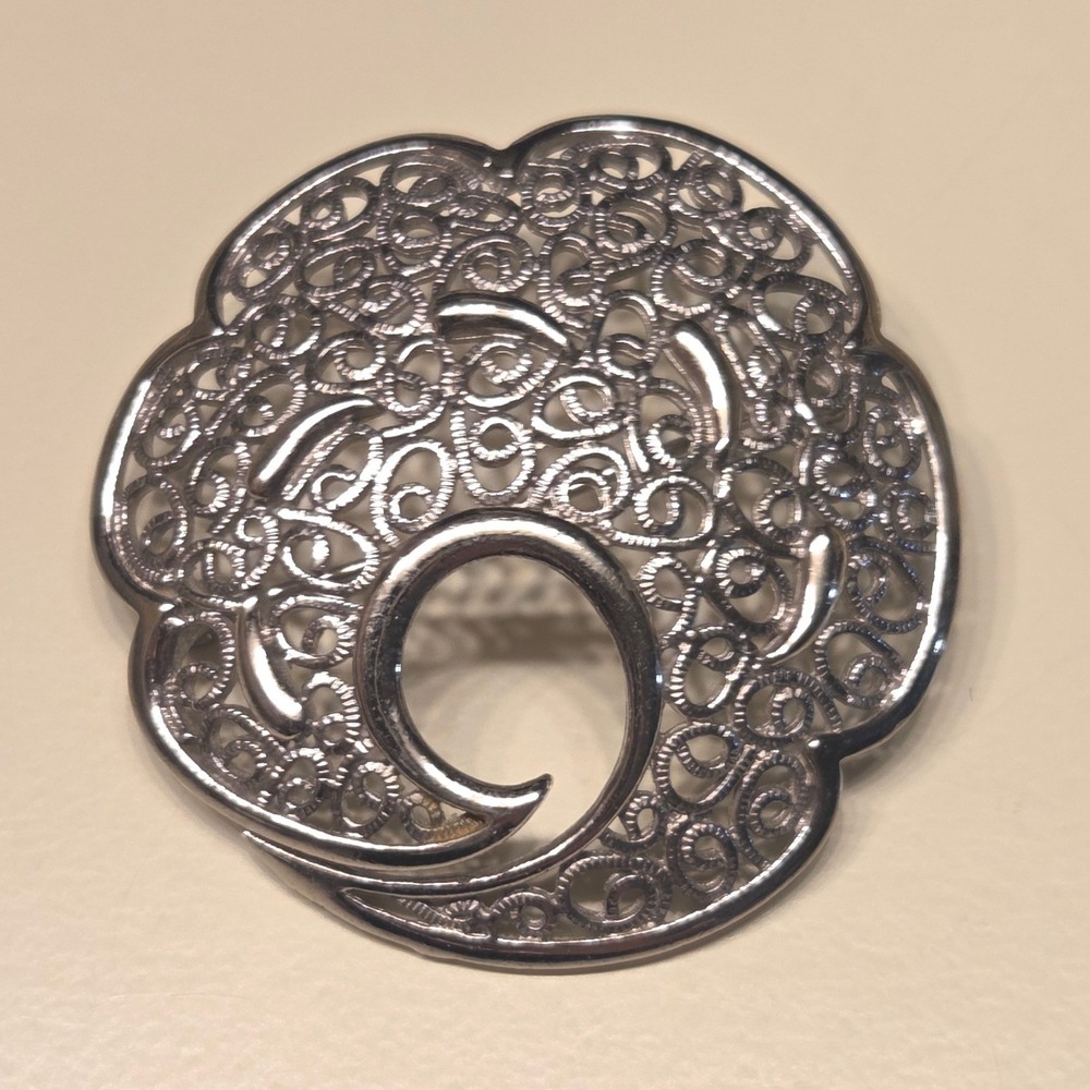 Vintage Unsigned Ornate Filigree Brooch Silver Tone Swirl Design Pin Women's